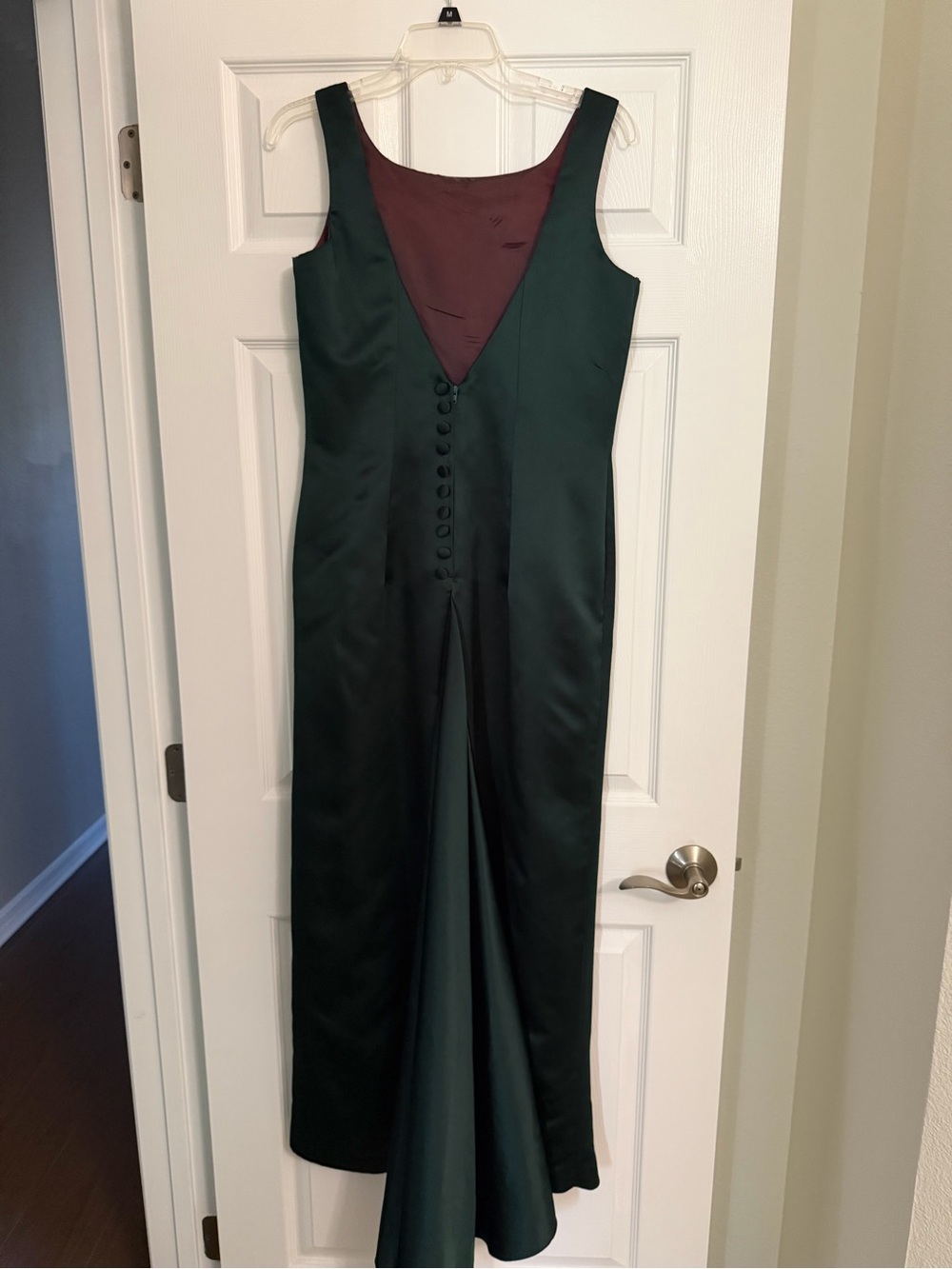 Elegant Dark Green Sleeveless Satin Evening Dress - Picture 2 of 5